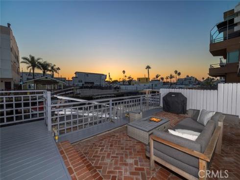 16755 Bay View Drive, Huntington Beach, CA