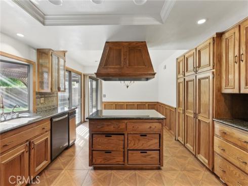 17192 Saint Andrews Lane, Huntington Beach, CA