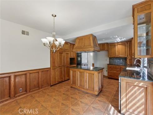 17192 Saint Andrews Lane, Huntington Beach, CA