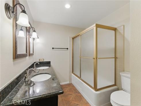 17192 Saint Andrews Lane, Huntington Beach, CA