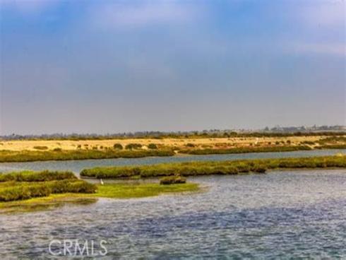 17192 Saint Andrews Lane, Huntington Beach, CA