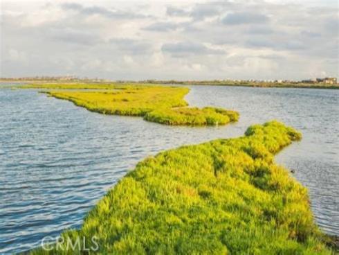 17192 Saint Andrews Lane, Huntington Beach, CA