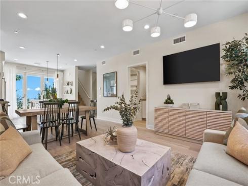 19011  Main  121  Street, Huntington Beach, CA