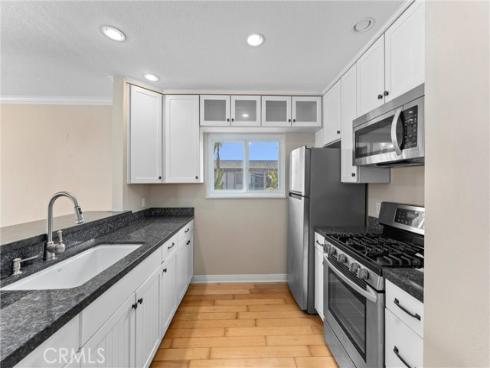 319 14th B Street, Huntington Beach, CA