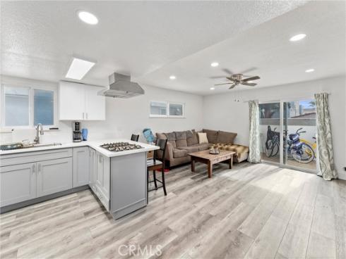 319 14th B Street, Huntington Beach, CA