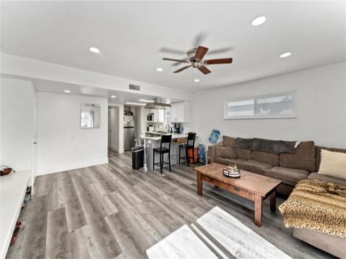 319 14th B Street, Huntington Beach, CA