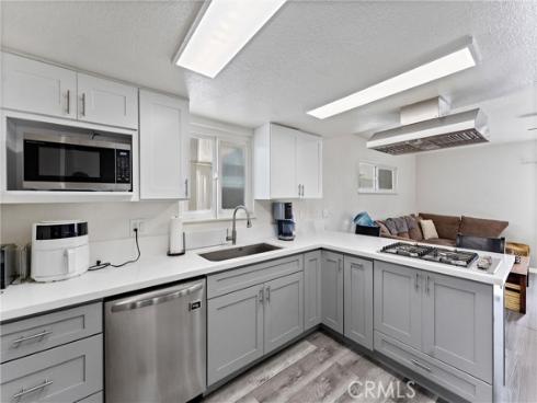 319 14th B Street, Huntington Beach, CA