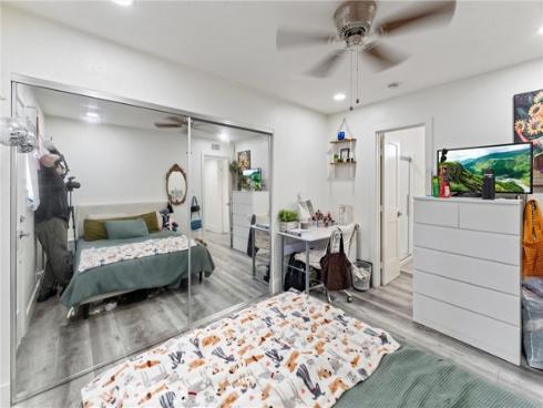 319 14th B Street, Huntington Beach, CA