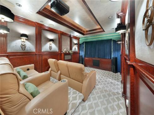 19586 Cloverwood Circle, Huntington Beach, CA