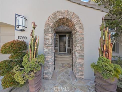 19586 Cloverwood Circle, Huntington Beach, CA