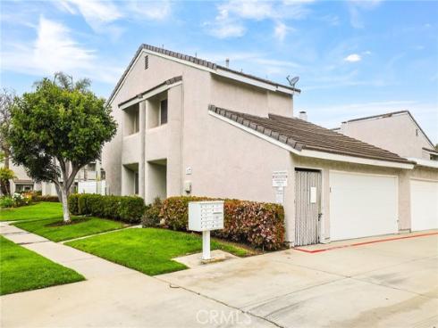 18815  Thornwood  CI32  Circle, Huntington Beach, CA