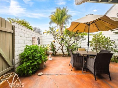 18815  Thornwood  CI32  Circle, Huntington Beach, CA