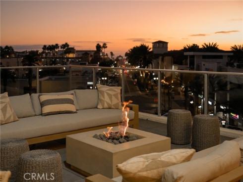 414 Main 415 Street, Huntington Beach, CA