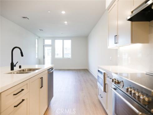 414 Main 415 Street, Huntington Beach, CA