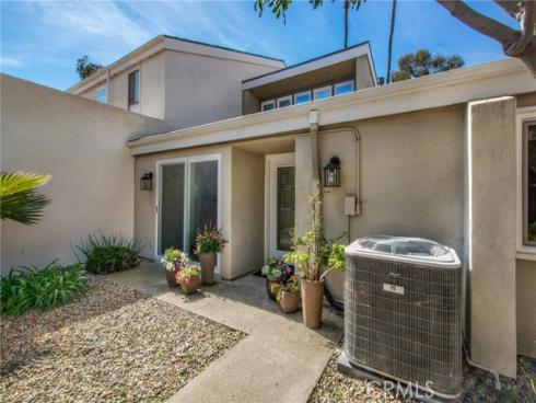 7286 Mast Drive, Huntington Beach, CA
