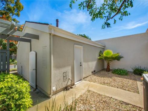 7286 Mast Drive, Huntington Beach, CA