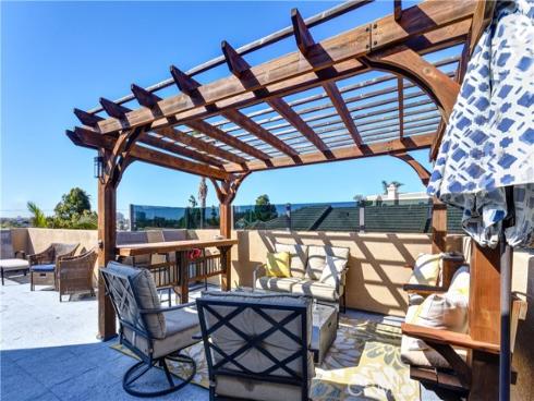 613 Frankfort Avenue, Huntington Beach, CA