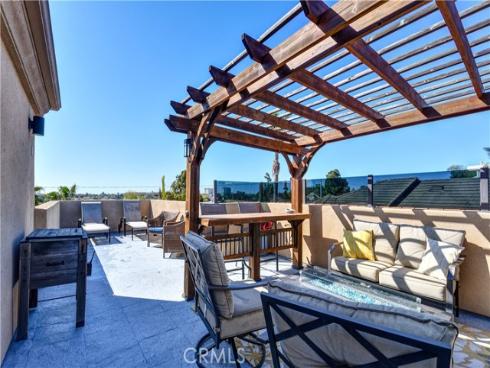 613 Frankfort Avenue, Huntington Beach, CA