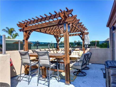 613 Frankfort Avenue, Huntington Beach, CA