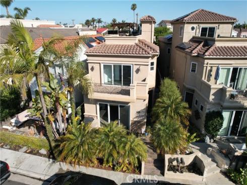 613  Frankfort   Avenue, Huntington Beach, CA