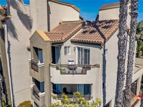 310 Lake 216 Street, Huntington Beach, CA