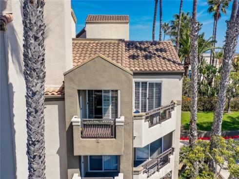 310 Lake 216 Street, Huntington Beach, CA