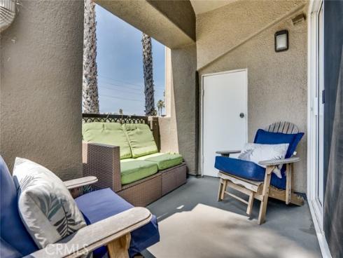 310 Lake 216 Street, Huntington Beach, CA