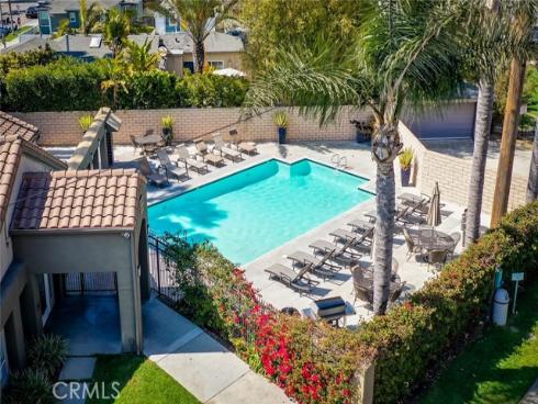 310 Lake 216 Street, Huntington Beach, CA