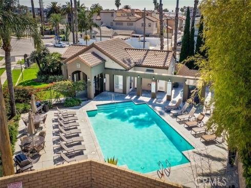 310 Lake 216 Street, Huntington Beach, CA