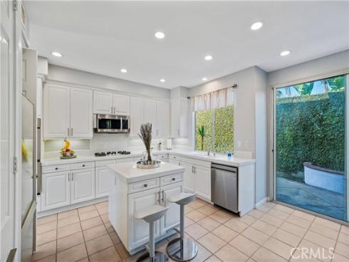 6885 Cambria Cove Circle, Huntington Beach, CA