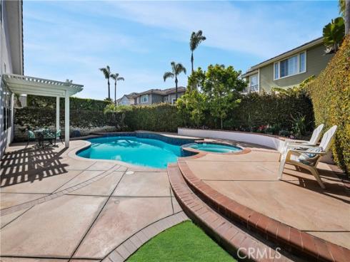 6885 Cambria Cove Circle, Huntington Beach, CA