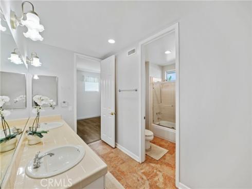 6885 Cambria Cove Circle, Huntington Beach, CA