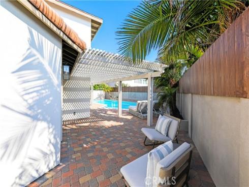 9342 Cliffwood Drive, Huntington Beach, CA