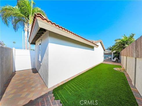 9342 Cliffwood Drive, Huntington Beach, CA