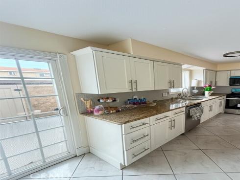 19843 Coventry Lane, Huntington Beach, CA