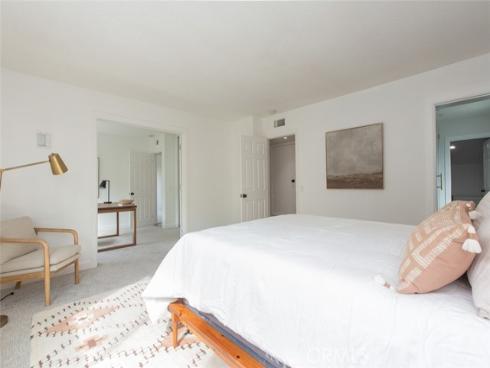 18141 Lakepoint Lane, Huntington Beach, CA