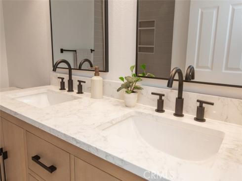 18141 Lakepoint Lane, Huntington Beach, CA