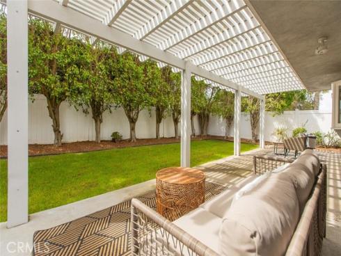 18141 Lakepoint Lane, Huntington Beach, CA