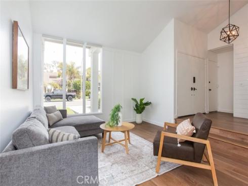 18141 Lakepoint Lane, Huntington Beach, CA