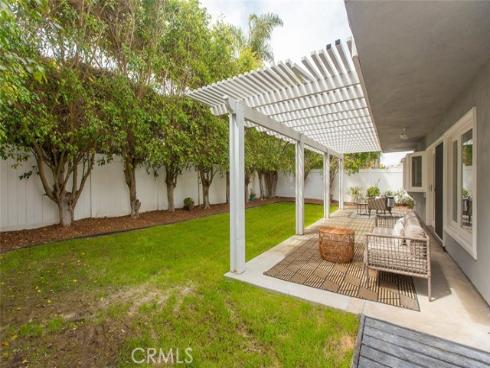 18141 Lakepoint Lane, Huntington Beach, CA