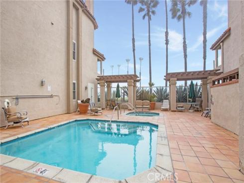 1400 Pacific Coast 305 , Huntington Beach, CA