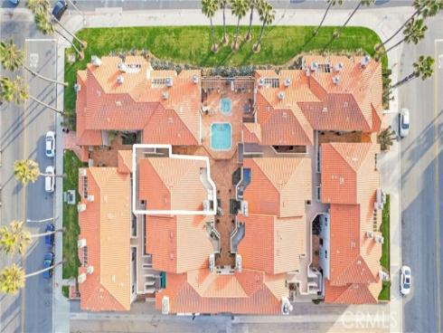 1400 Pacific Coast 305 , Huntington Beach, CA