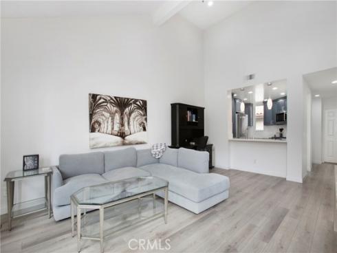 1400 Pacific Coast 305 , Huntington Beach, CA