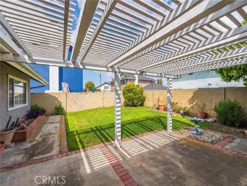 7041 Heil Avenue, Huntington Beach, CA