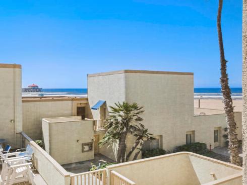 711 Pacific Coast Highway 206 , Huntington Beach, CA