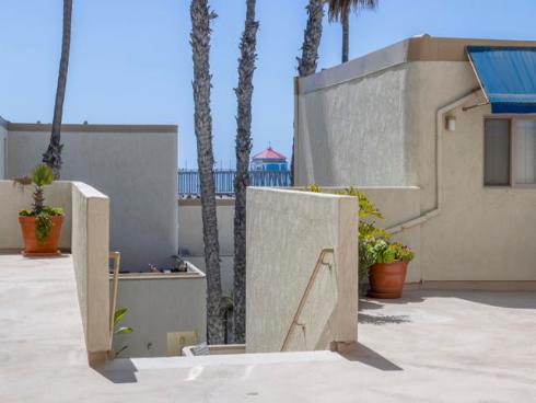 711 Pacific Coast Highway 206 , Huntington Beach, CA