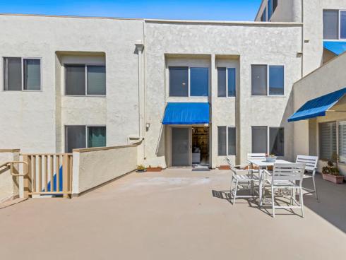 711 Pacific Coast Highway 206 , Huntington Beach, CA