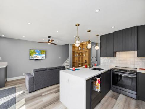 711 Pacific Coast Highway 206 , Huntington Beach, CA