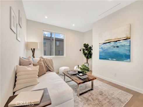 607 12th Street, Huntington Beach, CA