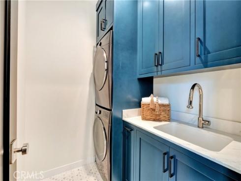 607 12th Street, Huntington Beach, CA